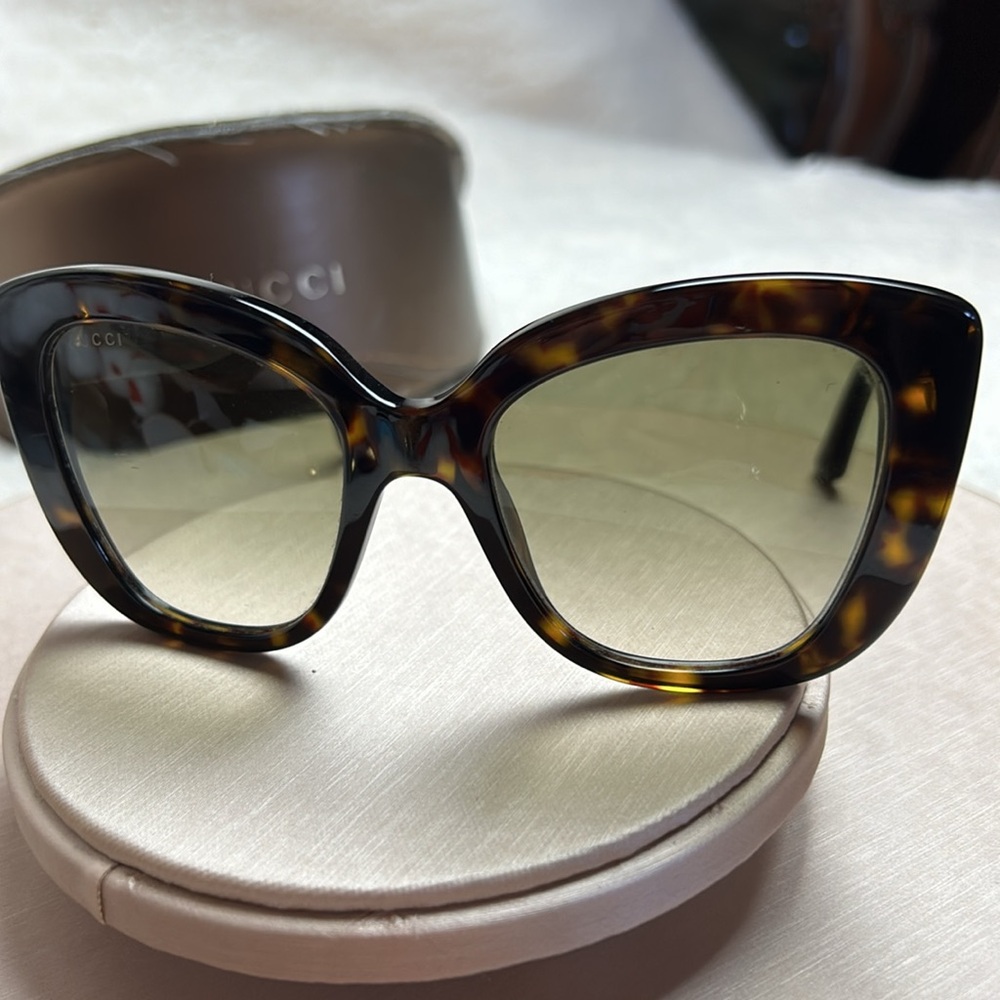 Gucci Sunglasses with Case. #20 - Picture 3 of 12